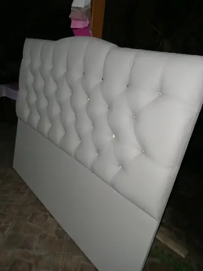 Cabeceras de cama tapizadas en varios colores - miniatura 1