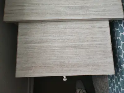 Mesa de noche de madera estilo vintage - miniatura 6