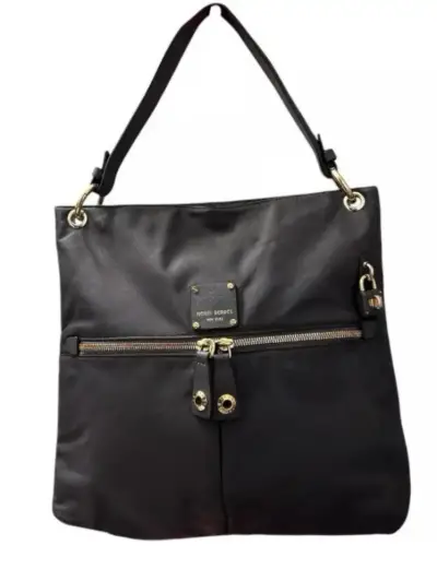 Bolso de mano negro Henri Bendel con detalles dorados - miniatura 6