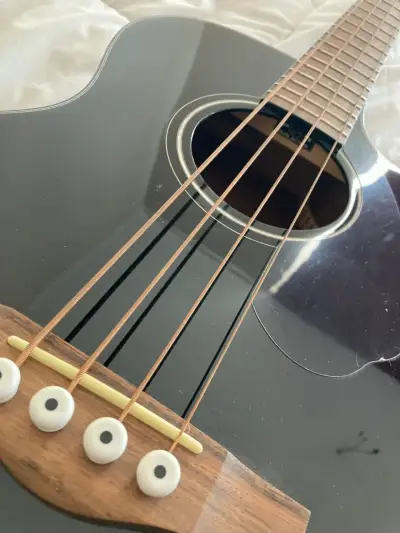 Bajo Electro Acústico Fender con ecualizador Nuevo - miniatura 2