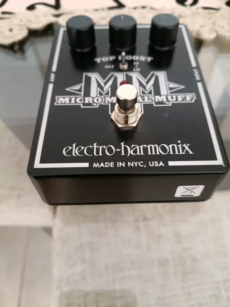 Pedal de efectos Electro-Harmonix Micro Metal Muff - 2