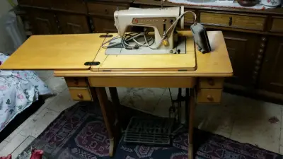Máquina de Coser Singer con Mesa de Madera - miniatura 4