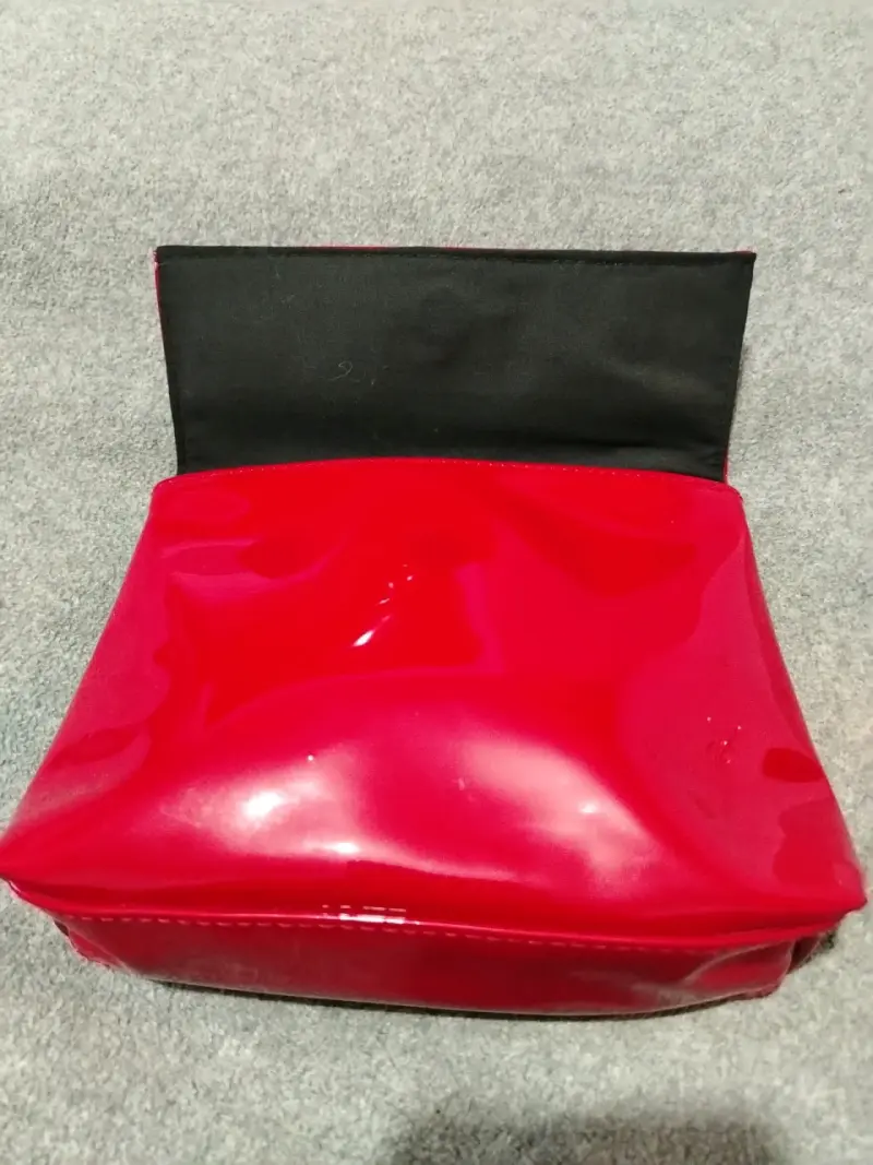 Cartera de mano roja brillante - 3