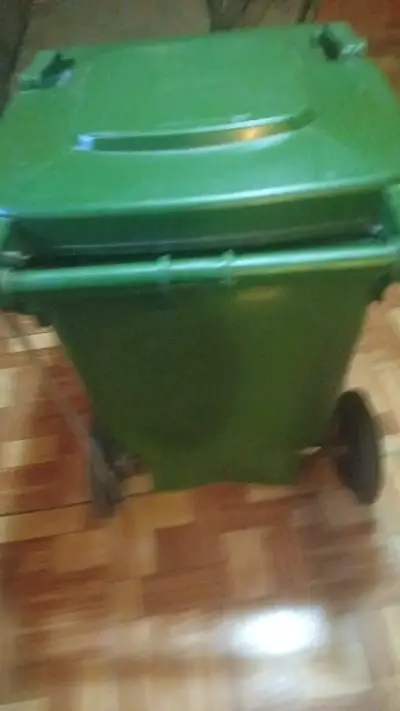 Contenedor de Basura Verde con Ruedas - miniatura 4