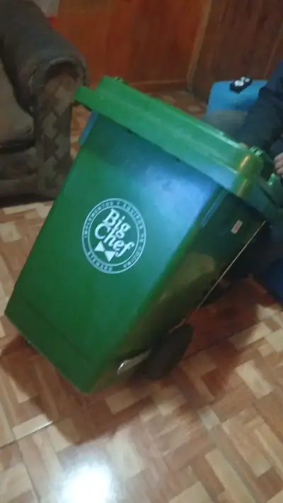 Contenedor de Basura Verde con Ruedas - miniatura 5