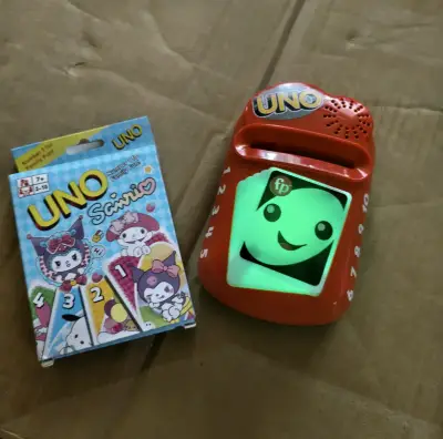 Juego de cartas UNO Sanrio y  máquina musical - miniatura 2
