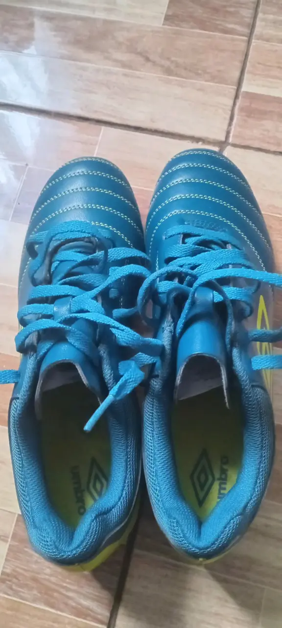 Zapatillas de fútbol Umbro azules - 1