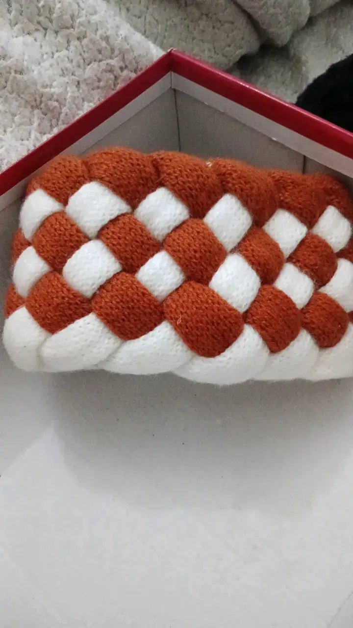 Cintillo tejido a mano naranja y blanco - 2