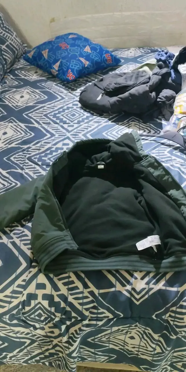 Chaqueta verde con capucha para niño - 2