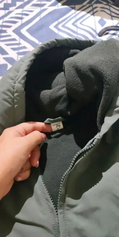Chaqueta verde con capucha para niño - miniatura 3