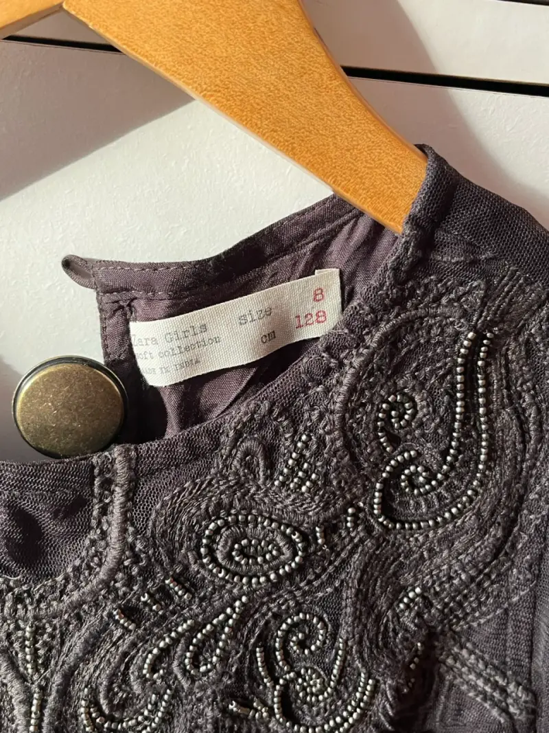 Vestido Zara Kids gris con bordado elegante - 4