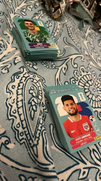 300 láminas de fútbol  MUNDIAL Panini 2026 - miniatura 1