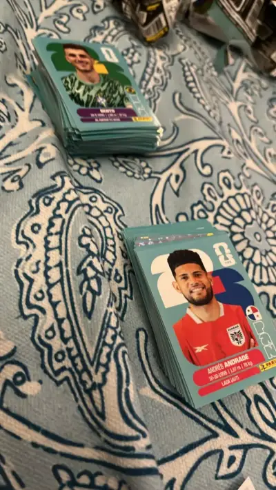 300 láminas de fútbol  MUNDIAL Panini 2026 - miniatura 2