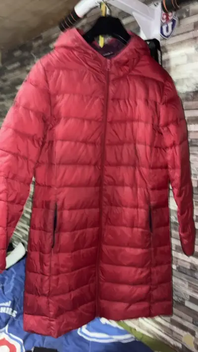 Abrigo largo acolchado rojo para mujer - miniatura 1