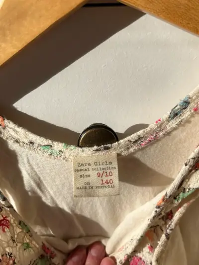 Vestido Zara kids  talla 9/10 - miniatura 2