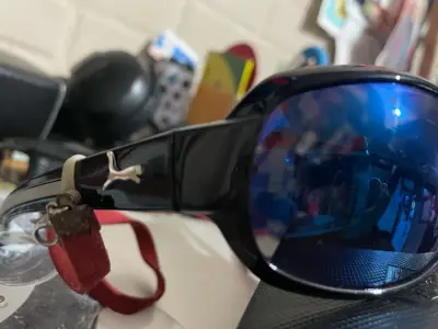 Gafas de sol deportivas con lentes azules - miniatura 1