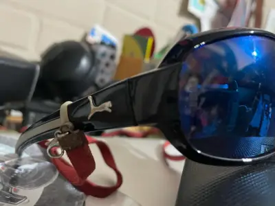 Gafas de sol deportivas con lentes azules - miniatura 4