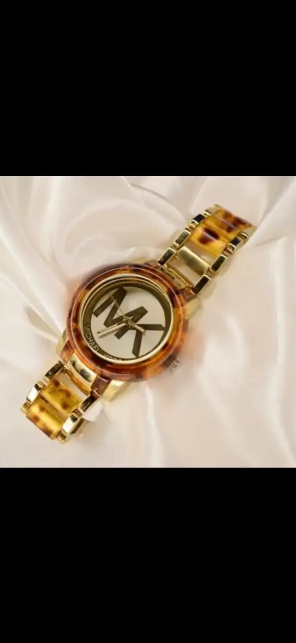 Reloj Michael Kors dorado con correa de resina - 4