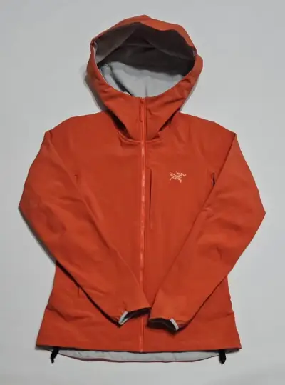 Chaqueta impermeable naranja para mujer Arc'teryx - miniatura 2