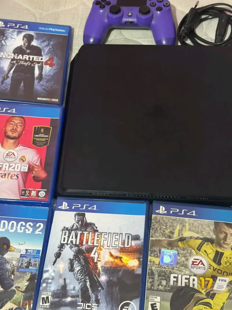 Consola PS4 con juegos y control - 2