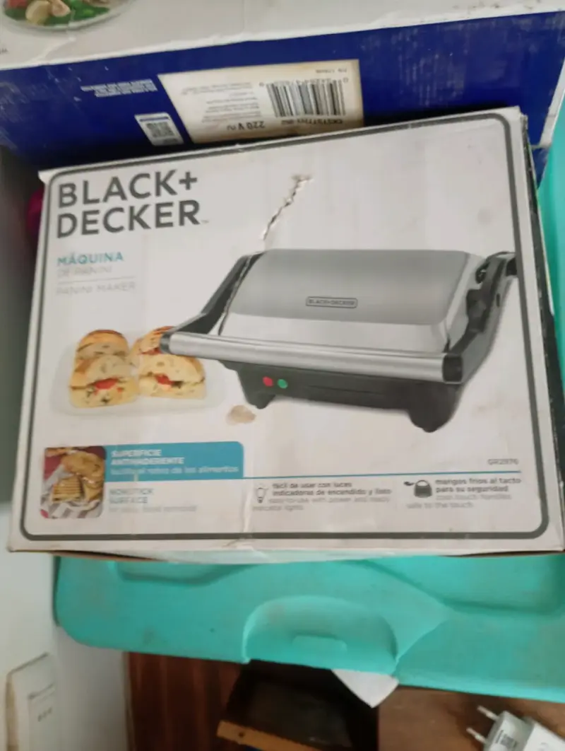 Sandwichera Black+Decker de acero inoxidable - 2