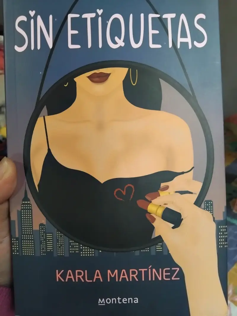 Libro 'Sin Etiquetas' de Karla Martínez