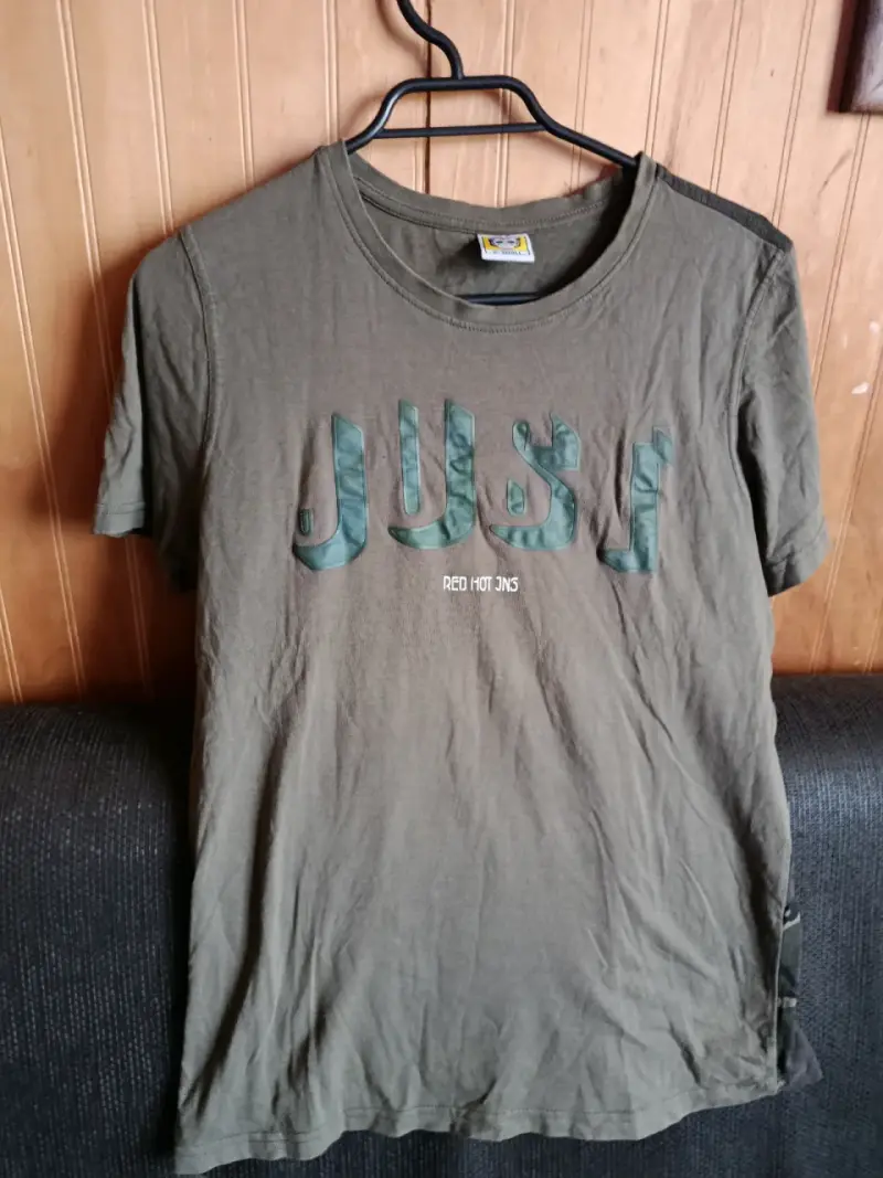Polera manga larga gris Under Armour Defenders - 2