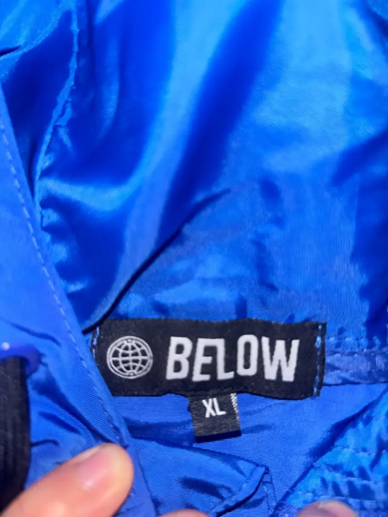 Chaqueta cortaviento azul Below con capucha XL - 2