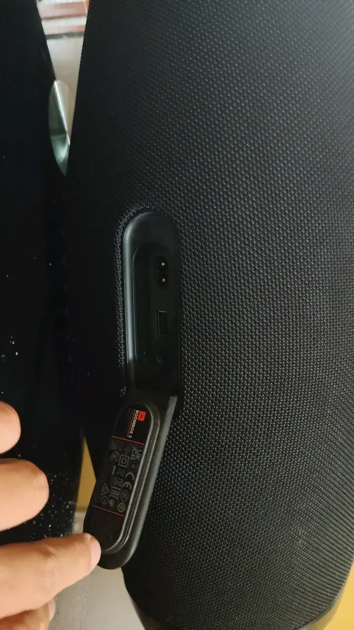 Parlante portátil JBL con Bluetooth - 3