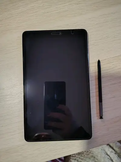 Tablet Android de 8 pulgadas en excelente estado - miniatura 2