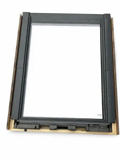 Ventana de techo de madera con marco metálico - miniatura 2