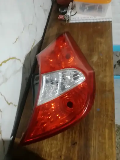 Foco trasero derecho Original Hyundai accent hatch - miniatura 3