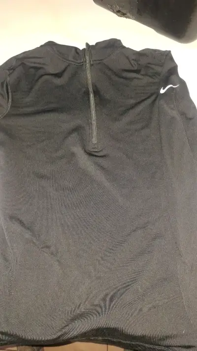Polera deportiva negra Nike Dri-FIT - miniatura 1