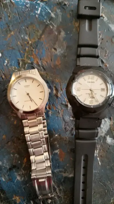 Lote de relojes Casio y otros modelos variados - miniatura 3