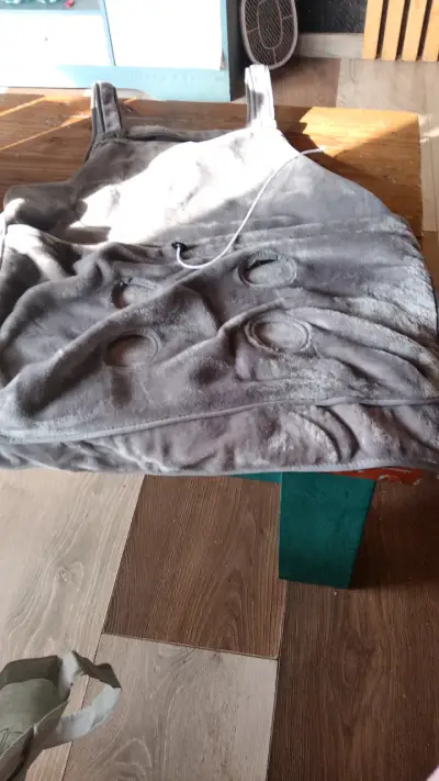 Delantal para gatos con diseño cómodo y seguro - miniatura 4
