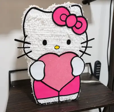 Piñata de Hello Kitty - miniatura 1