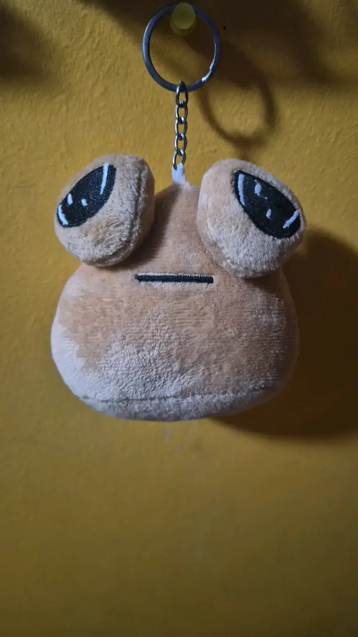 Llavero de peluche Pou - 1