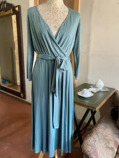 Vestido largo azul con cinturón de lazo - miniatura 1