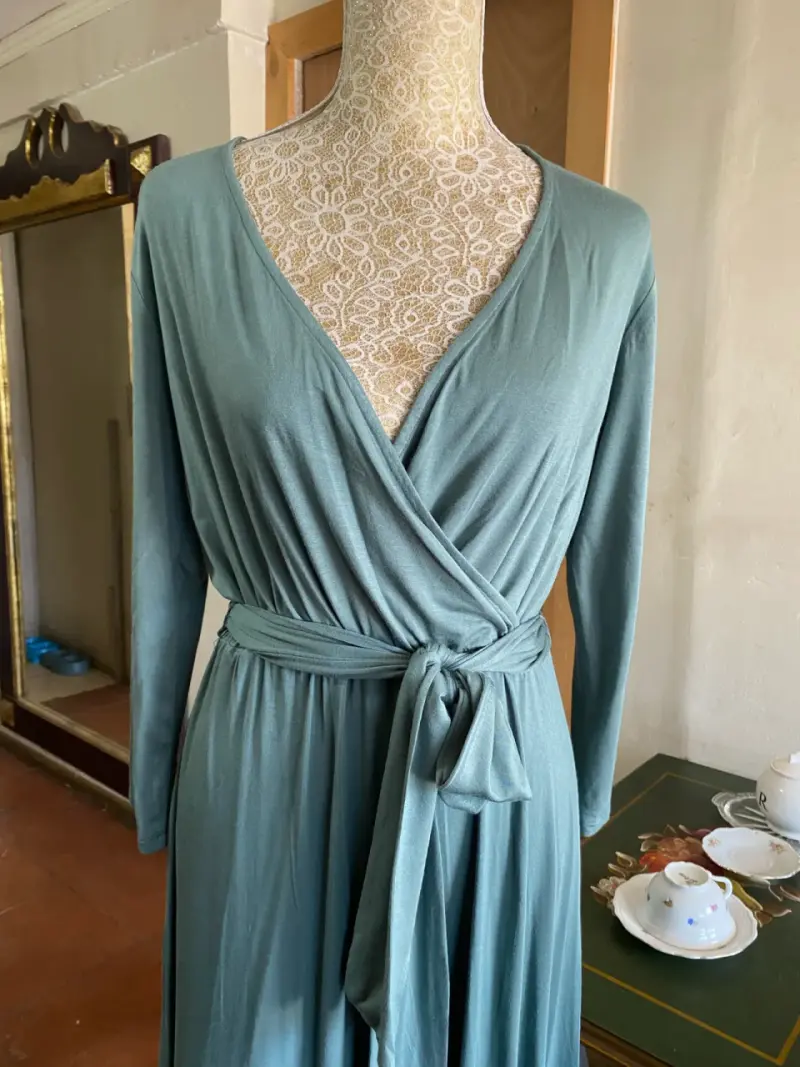 Vestido largo azul con cinturón de lazo - 4