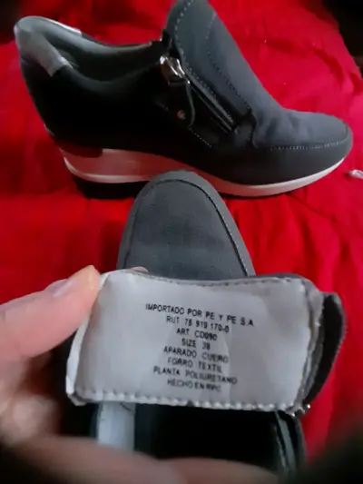 Zapatillas casuales de mujer color plomo c/cierre - miniatura 2