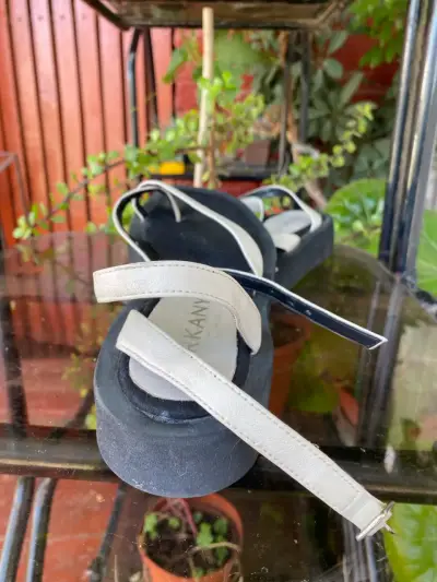 Sandalias de plataforma negras Sarkany - miniatura 3