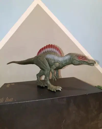 Figuras de dinosaurios de juguete en set - miniatura 4
