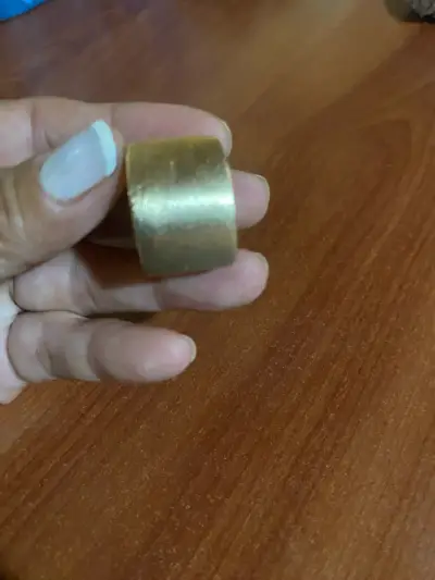 Anillo ancho de oro estilo minimalista - miniatura 5