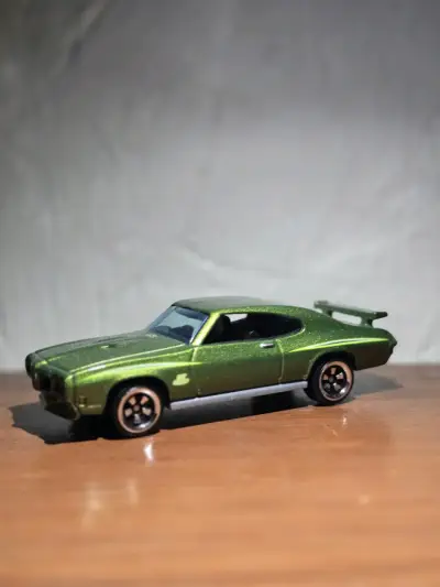 Hot Wheels Pontiac GTO Judge - miniatura 1