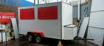 Carro de comida rápida con toldos rojos - miniatura 1