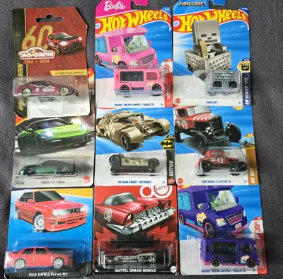 Colección de autos Hot Wheels variados - miniatura 4