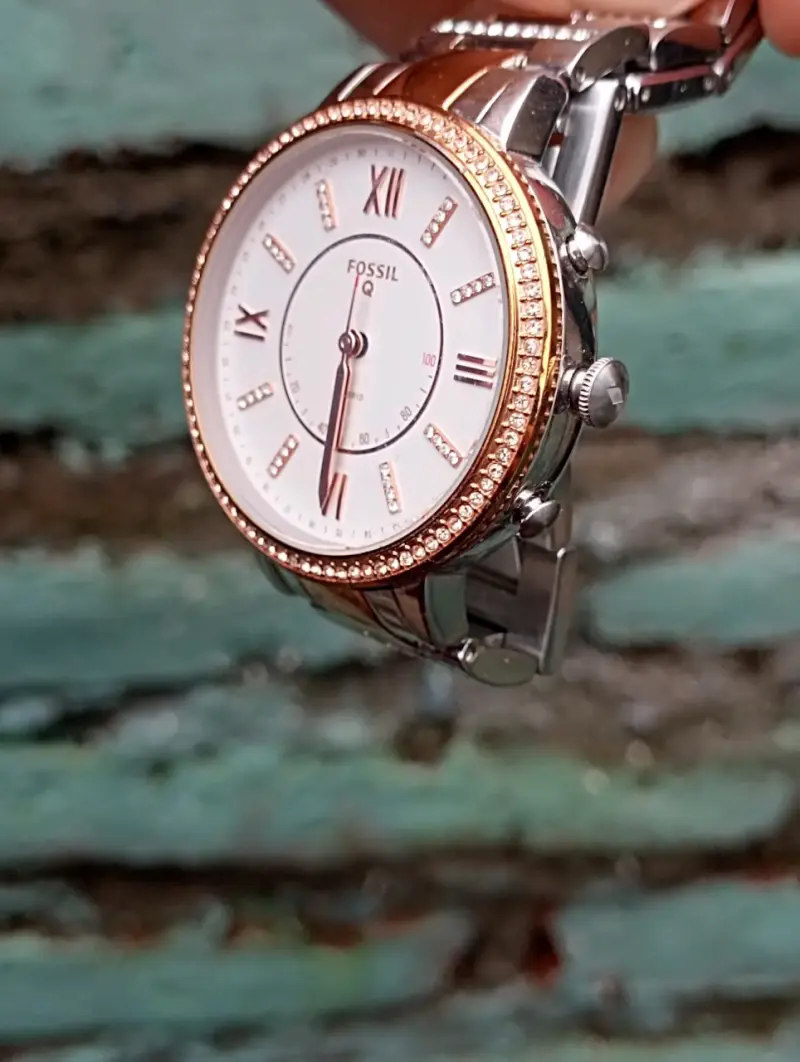 Reloj Fossil híbrido con detalles en oro rosa - 3