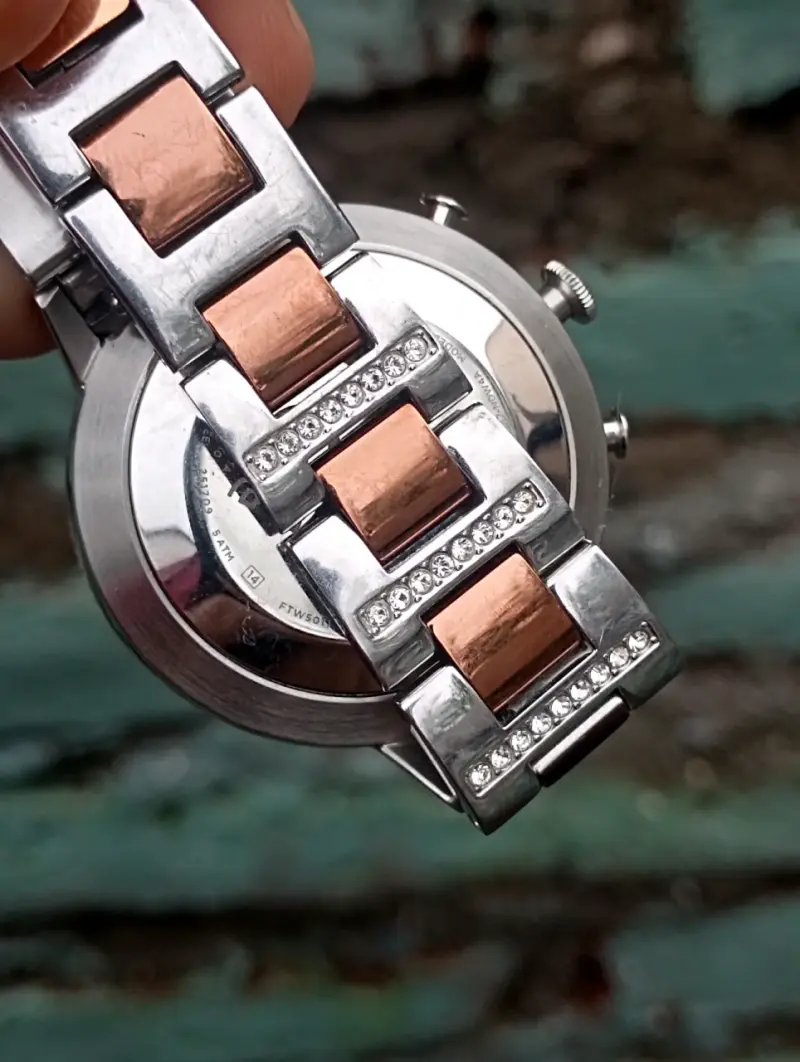Reloj Fossil híbrido con detalles en oro rosa - 4