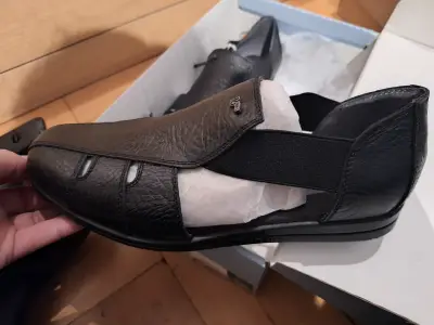 Sandalias negras de cuero 16 HRS talla 38 - miniatura 2