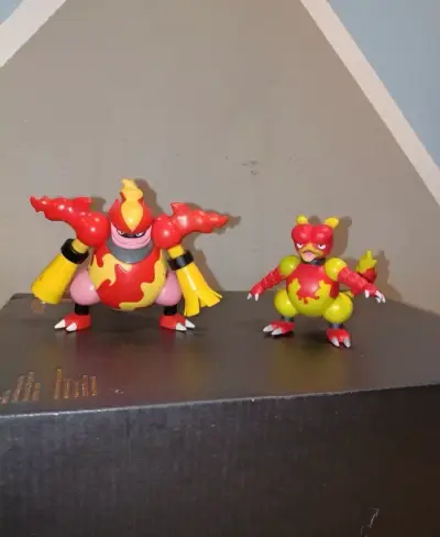 Figuras de acción Magmortar y Magmar Pokémon - miniatura 1